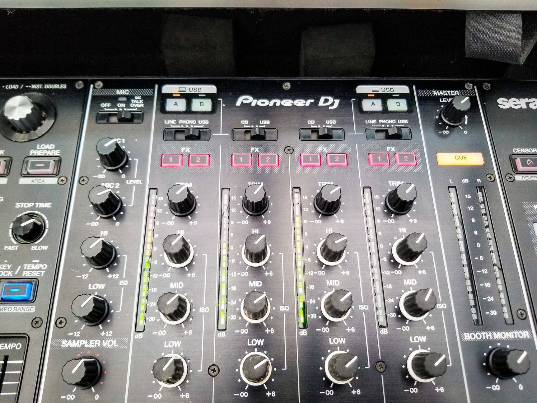 Dj equipment