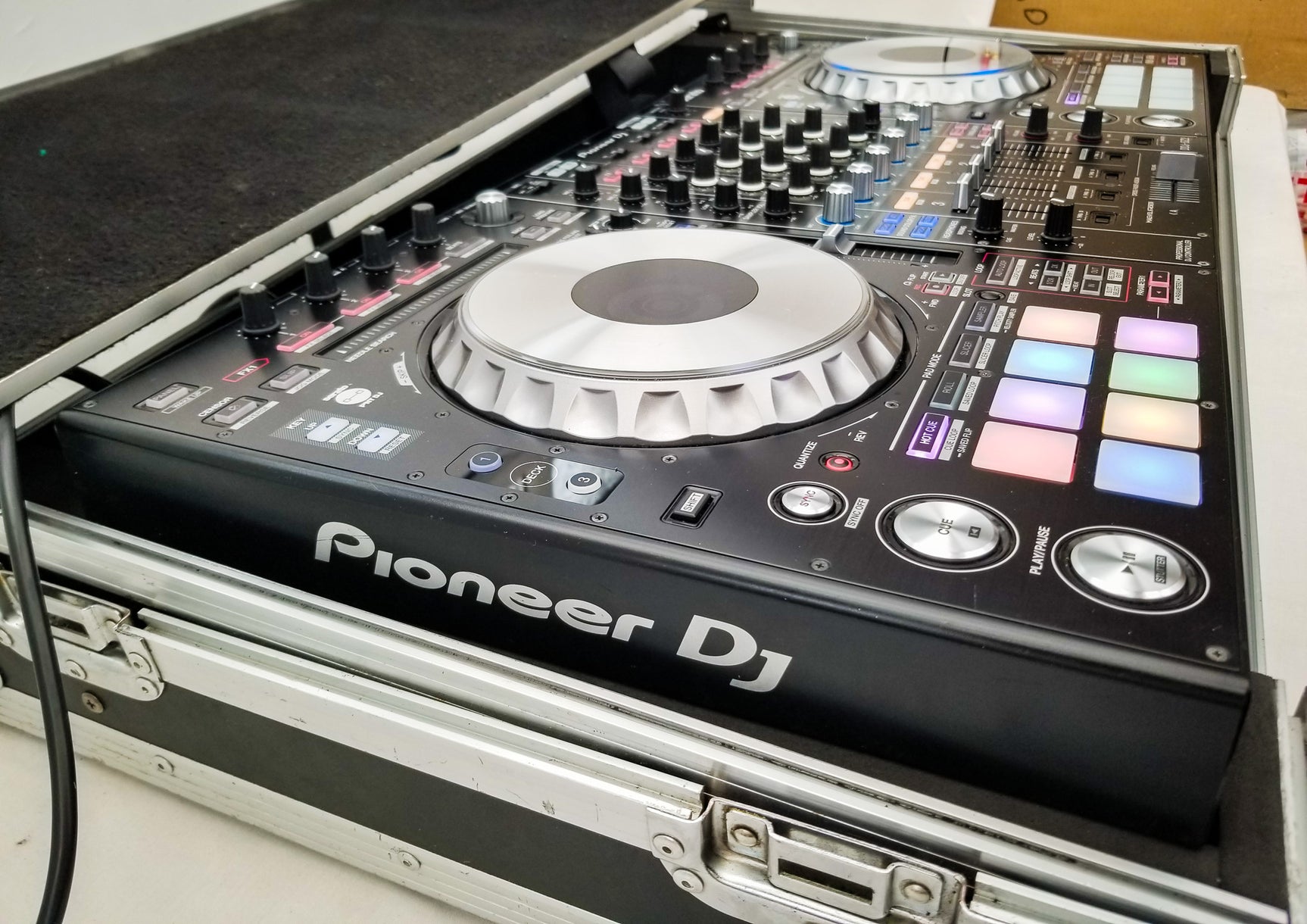 Pioneer DDJ-SZ2 controller