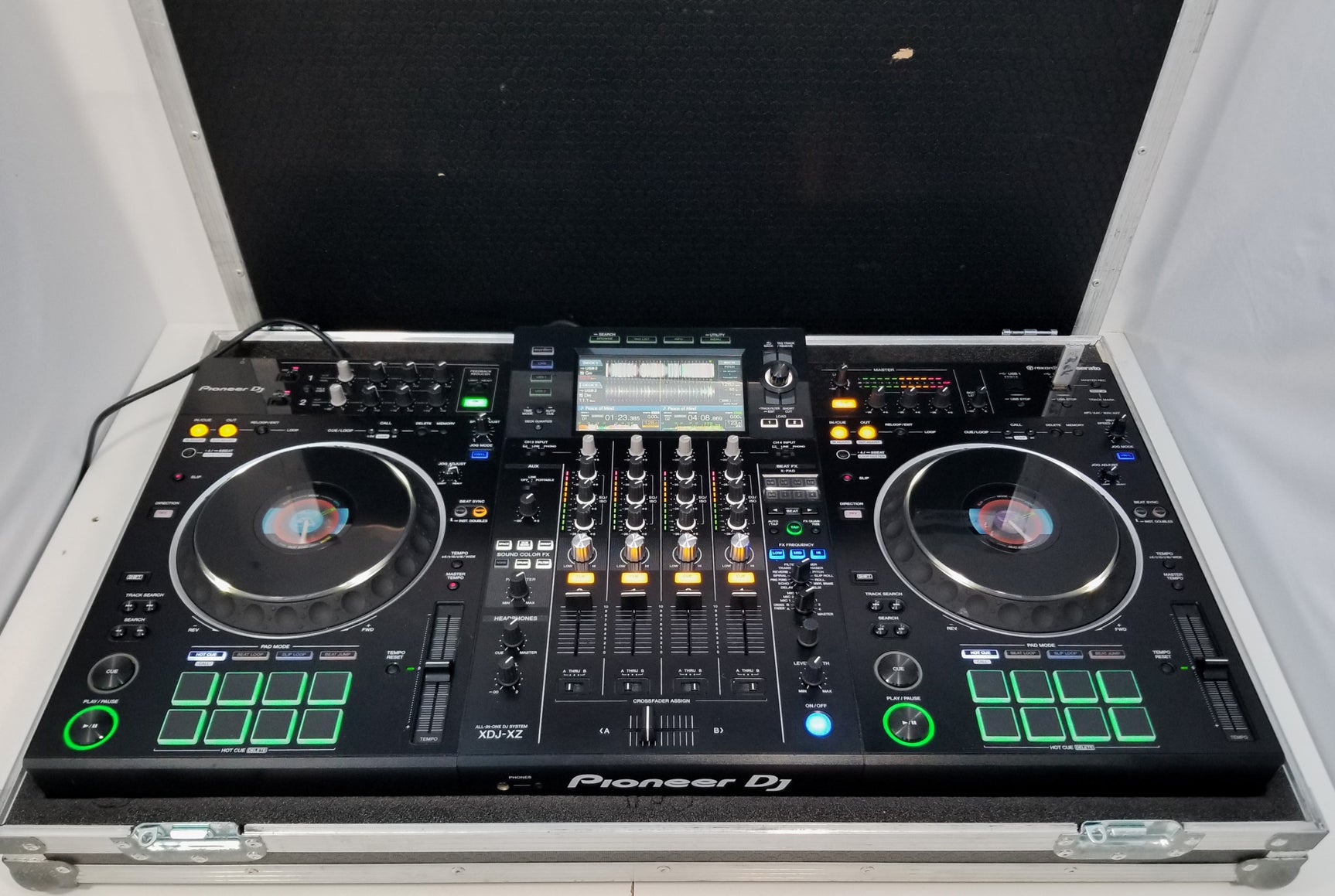 XDJ-XZ controller