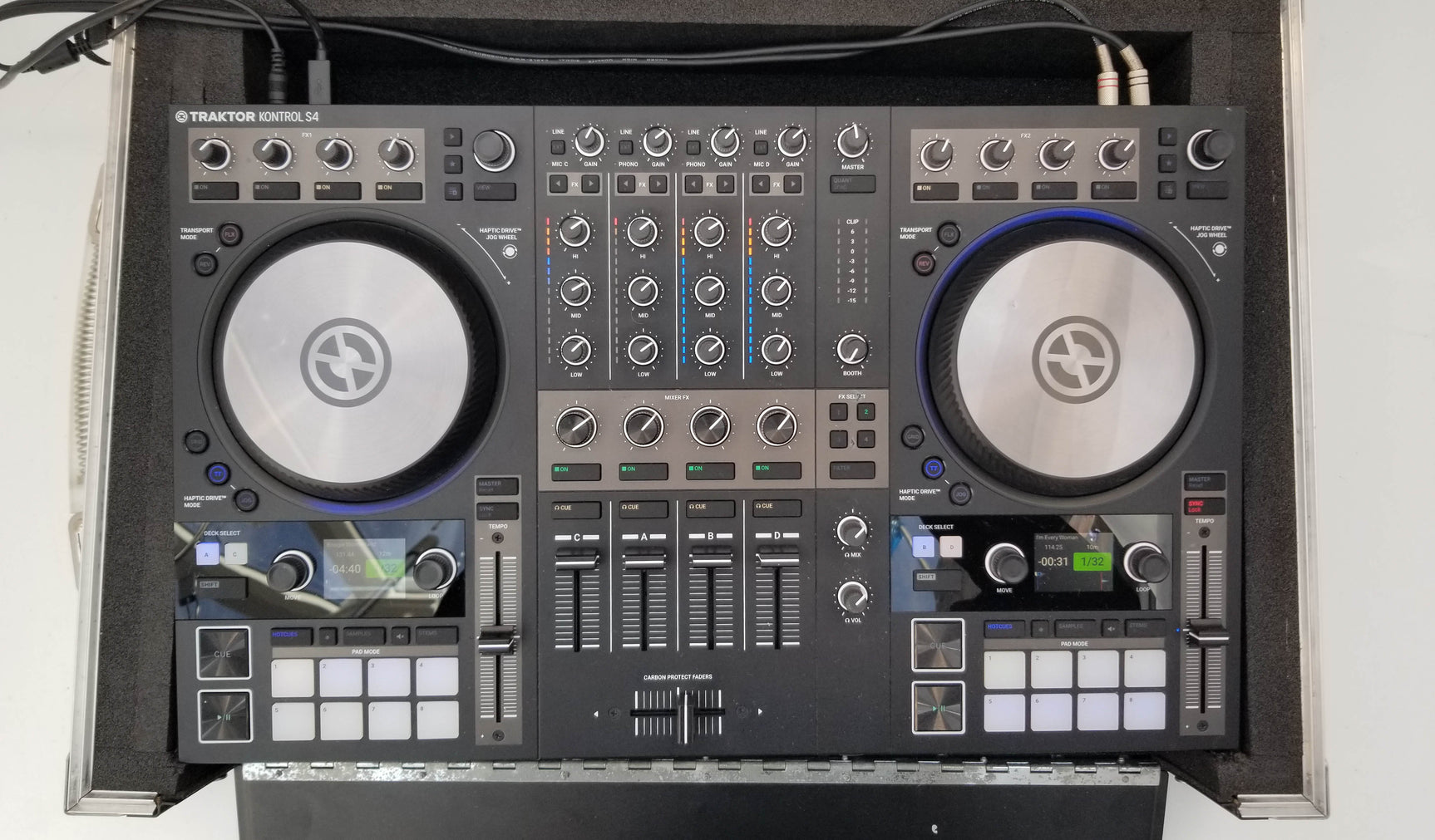 NATIVE INSTRUMENTS TRAKTOR KONTROL S4 MK3