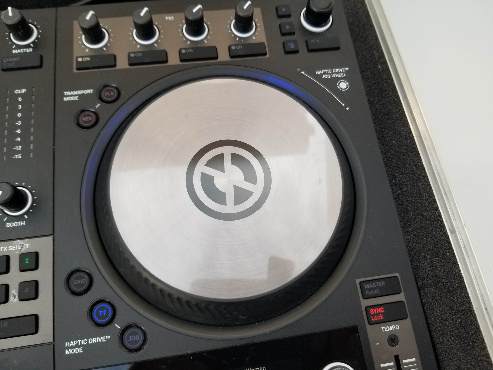 NATIVE INSTRUMENTS TRAKTOR KONTROL S4 MK3