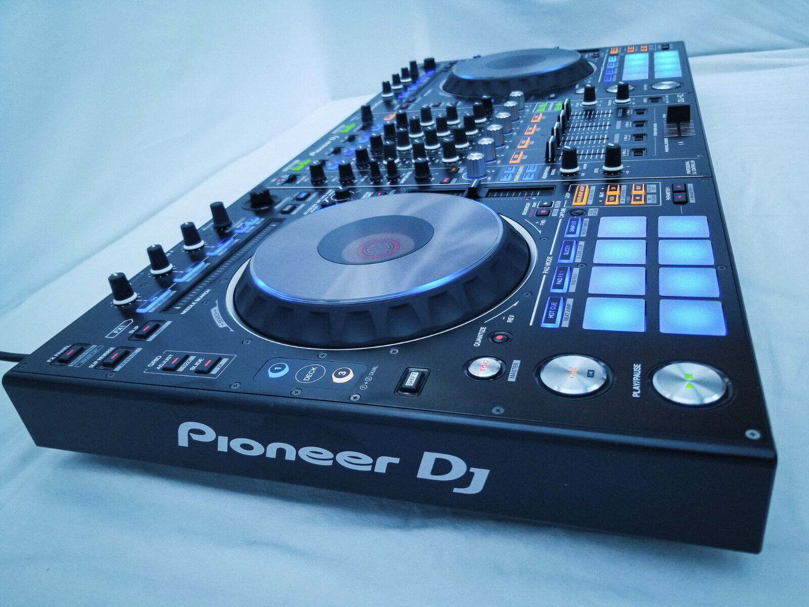 DDJ-RZ DJ controller