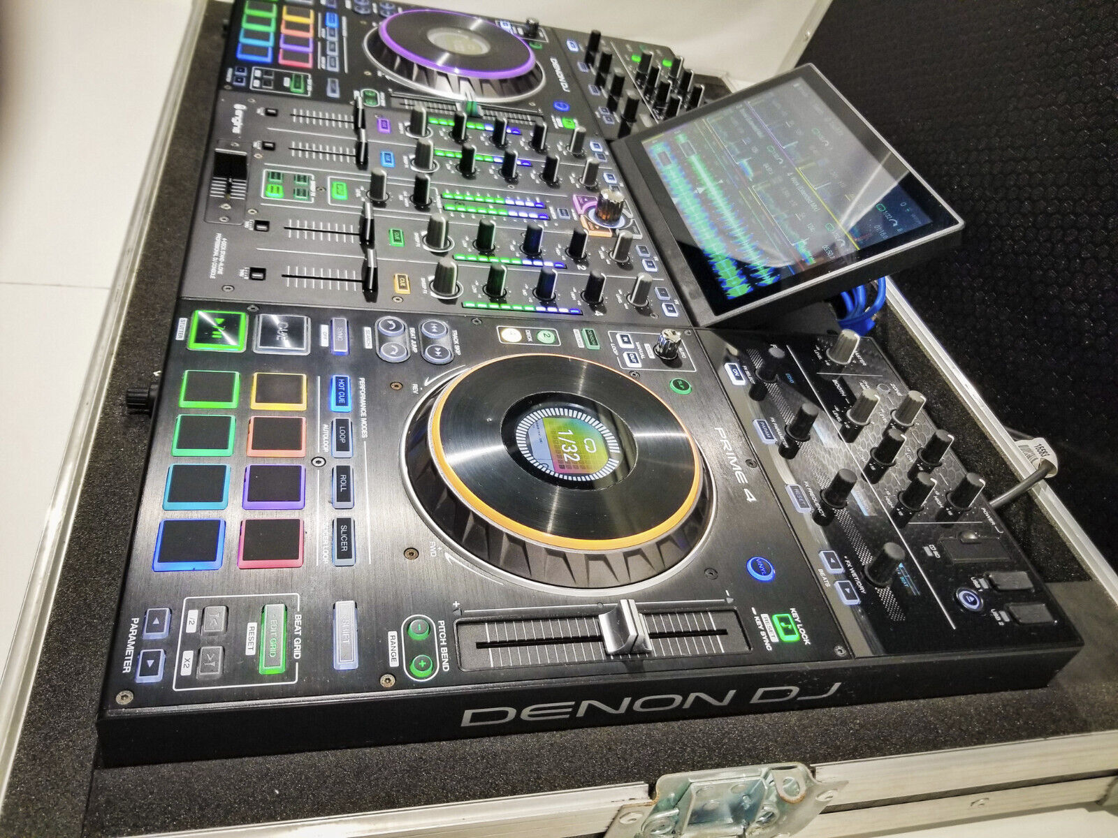 DENON PRIME 4  STANDALONE 4 CHANNEL DJ  CONTROLLER 