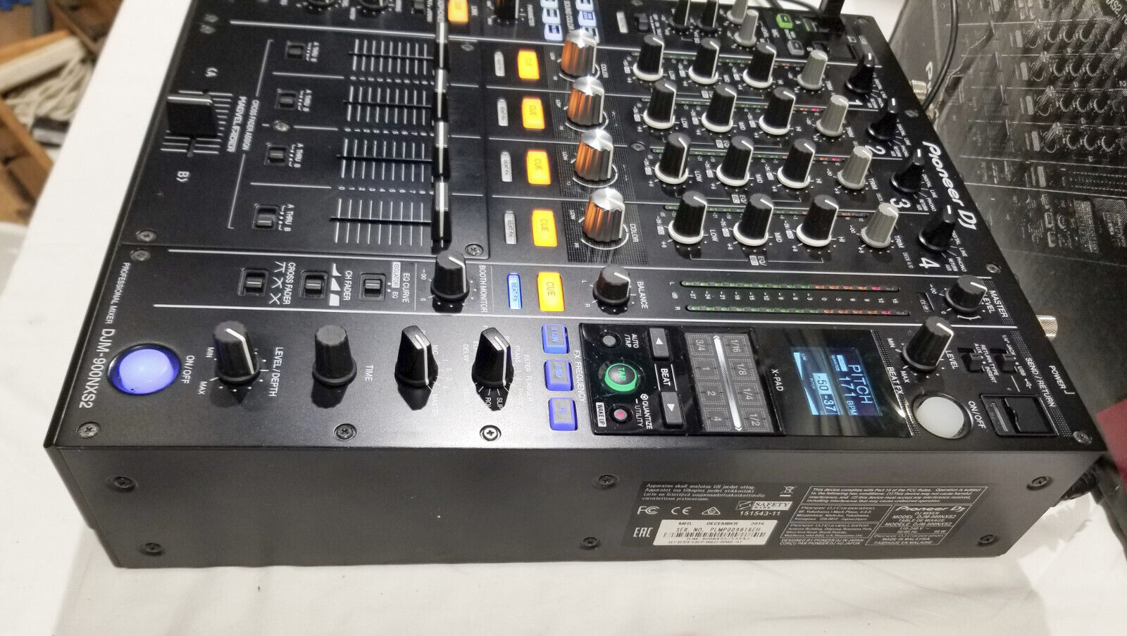 DJM 900 NXS2 dj controller